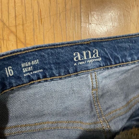 a.n.a High Rise Denim Maxi Cargo Skirt - Picture 3 of 4